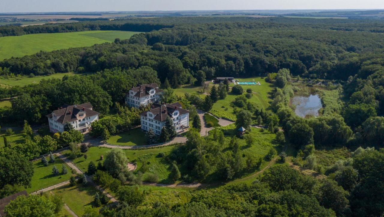 Aquadar Hotel Manʼkivka Buitenkant foto